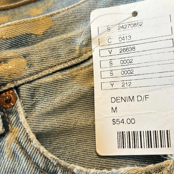 Levi's Destroyed painted Shorts - Picture 8 of 9